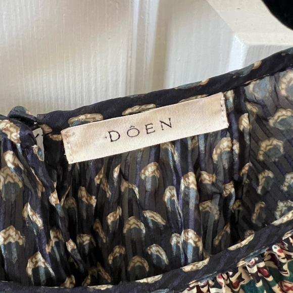 Doen Sheer Manzanita Blue Silk Printed Long Sleeve Top - Picture 3 of 7